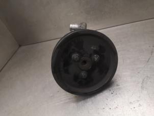 Used Power steering pump Mercedes C Combi (S203) 2.2 C-200 CDI 16V Price on request offered by Bongers Auto-Onderdelen Zeeland