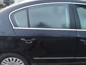 Używane Drzwi prawe tylne wersja 4-drzwiowa Volkswagen Passat (3C2) 2.0 TDI 140 Cena na żądanie oferowane przez Bongers Auto-Onderdelen Zeeland