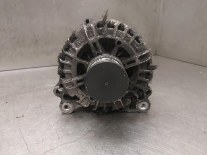 Begagnade Dynamo Volkswagen Multivan T5 (7E/7HC/7HF/7HM) 2.0 BiTDI DRF 4Motion Pris på förfrågan erbjuds av Bongers Auto-Onderdelen Zeeland
