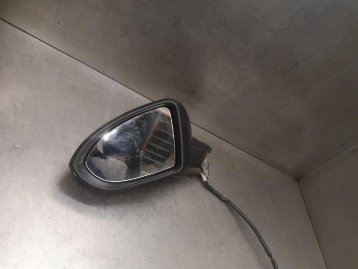 Wing mirror, left from a Volkswagen Golf VII Variant (AUVV) 1.2 TSI 16V BlueMOTION 2016