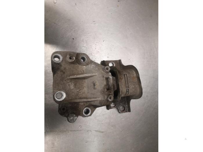 Used Engine mount Citroen Jumper (U9) 3.0 HDi 180 Euro 5 Price on request offered by Bongers Auto-Onderdelen Zeeland
