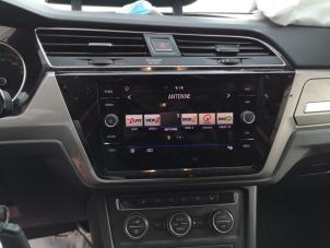 Used Display Multi Media control unit Volkswagen Touran (5T1) 2.0 TDI 16V BlueMotion Technology SCR Price on request offered by Bongers Auto-Onderdelen Zeeland