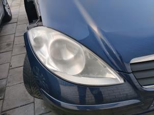 Used Headlight, right Mercedes A (W169) 1.5 A-150 Price on request offered by Bongers Auto-Onderdelen Zeeland