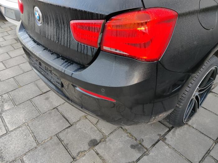 Pare choc arrière d'un BMW 1 serie (F20) 116i 1.5 12V 2016