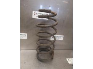 Used Front spring screw Kia Sorento I (JC) 2.5 CRDi 16V VGT Price on request offered by Bongers Auto-Onderdelen Zeeland