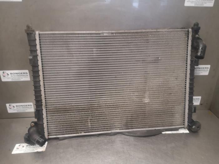 Używane Chlodnica Austin Mini Open (R52) 1.6 16V Cooper S Cena na żądanie oferowane przez Bongers Auto-Onderdelen Zeeland