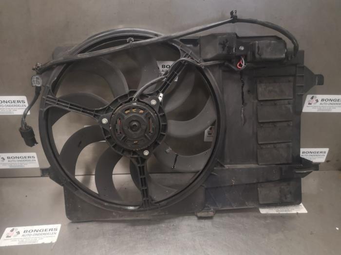 Cooling fans from a MINI Mini Open (R52) 1.6 16V Cooper S 2005
