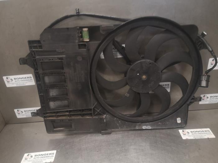 Cooling fans from a MINI Mini Open (R52) 1.6 16V Cooper S 2005