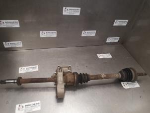 Used Front drive shaft, right Peugeot 206 (2A/C/H/J/S) 1.4 XR,XS,XT,Gentry Price on request offered by Bongers Auto-Onderdelen Zeeland