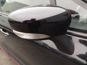 Used Wing mirror, right Renault Clio IV (5R) 0.9 Energy TCE 90 12V Price on request offered by Bongers Auto-Onderdelen Zeeland