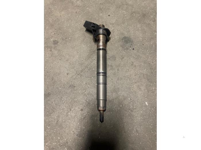 Injector (diesel) from a Audi A5 2012
