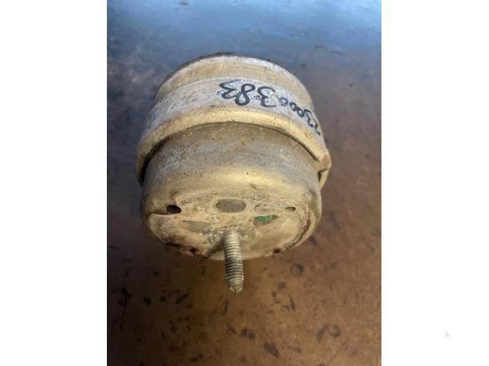 Support moteur d'un Seat Exeo ST (3R5) 1.8 TSI 16V 2011