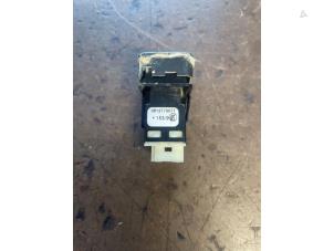 Used Seat heating switch Peugeot 508 (F3/FB/FH/FP) 1.6 16V PureTech 150 Price on request offered by Bongers Auto-Onderdelen Zeeland
