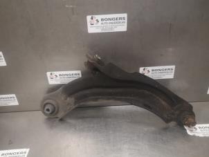 Used Front wishbone, right Renault Clio IV (5R) 0.9 Energy TCE 90 12V Price on request offered by Bongers Auto-Onderdelen Zeeland