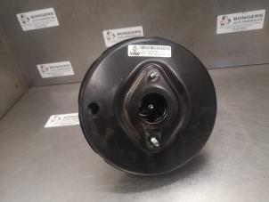 Used Brake servo Renault Clio IV (5R) 0.9 Energy TCE 90 12V Price on request offered by Bongers Auto-Onderdelen Zeeland