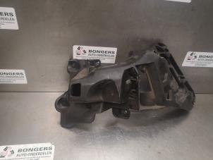Used Rear bumper frame Renault Clio IV (5R) 0.9 Energy TCE 90 12V Price on request offered by Bongers Auto-Onderdelen Zeeland