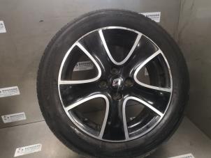Used Wheel + tyre Renault Clio IV (5R) 0.9 Energy TCE 90 12V Price on request offered by Bongers Auto-Onderdelen Zeeland