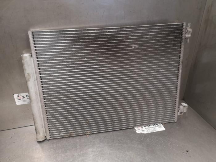 Air conditioning radiator from a Renault Clio IV (5R) 0.9 Energy TCE 90 12V 2013