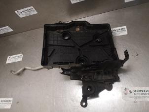 Used Battery box Renault Clio IV (5R) 0.9 Energy TCE 90 12V Price on request offered by Bongers Auto-Onderdelen Zeeland