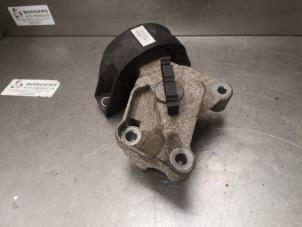 Used Engine mount Renault Clio IV (5R) 0.9 Energy TCE 90 12V Price on request offered by Bongers Auto-Onderdelen Zeeland