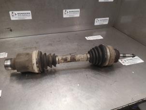 Used Front drive shaft, left Ssang Yong Rodius Price on request offered by Bongers Auto-Onderdelen Zeeland