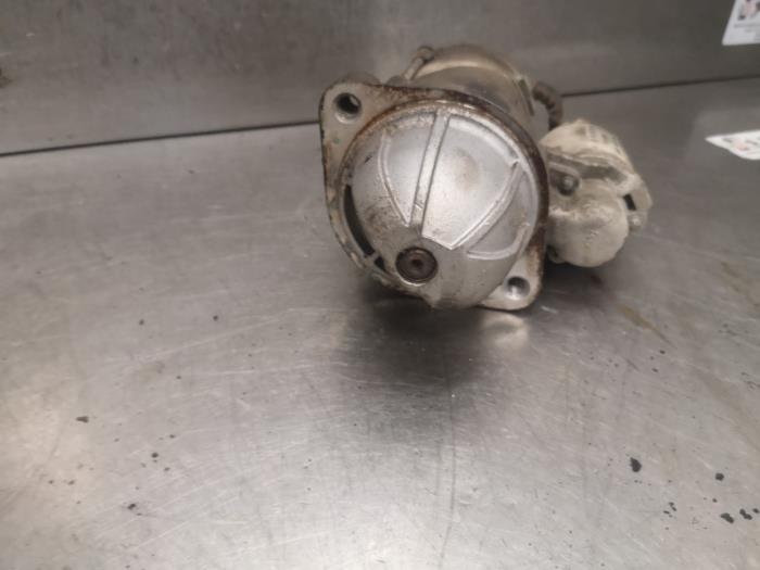 Begagnade Startmotor Ssang Yong Rodius 2.0 e-200 Xdi 16V 4WD Pris på förfrågan erbjuds av Bongers Auto-Onderdelen Zeeland