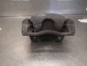 Used Front brake calliper, right Renault Clio IV (5R) 1.5 Energy dCi 90 FAP Price on request offered by Bongers Auto-Onderdelen Zeeland