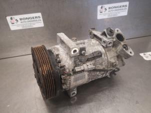 Used Air conditioning pump Renault Clio IV (5R) 1.5 Energy dCi 90 FAP Price on request offered by Bongers Auto-Onderdelen Zeeland
