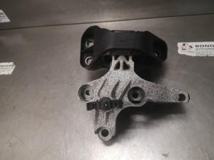 Used Engine mount Renault Clio IV (5R) 1.5 Energy dCi 90 FAP Price on request offered by Bongers Auto-Onderdelen Zeeland