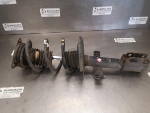 Used Front shock absorber rod, right Renault Clio IV (5R) 1.2 16V Price on request offered by Bongers Auto-Onderdelen Zeeland