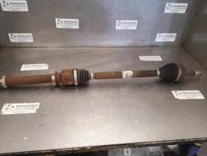 Used Front drive shaft, right Renault Clio IV (5R) 1.2 16V Price on request offered by Bongers Auto-Onderdelen Zeeland