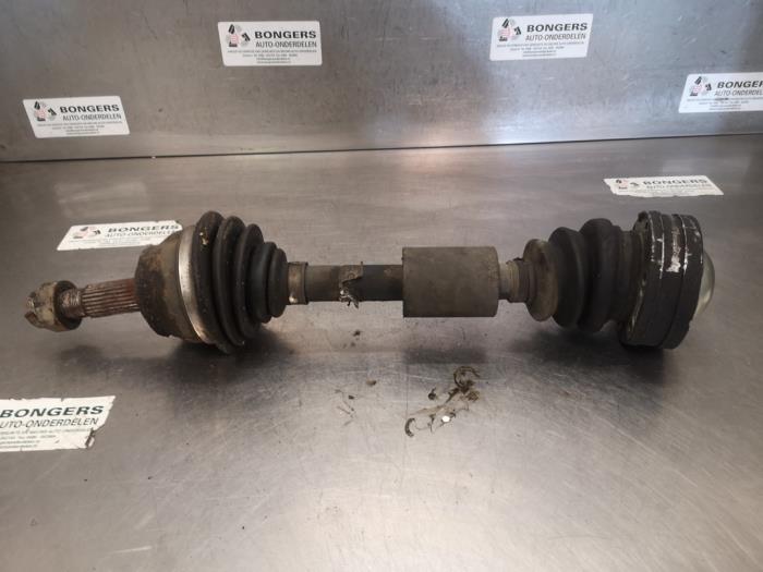 Front drive shaft, left from a Alfa Romeo 147 (937) 1.6 HP Twin Spark 16V 2005