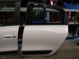 Used Rear door 4-door, left Renault Twingo III (AH) 1.0 SCe 70 12V Price on request offered by Bongers Auto-Onderdelen Zeeland