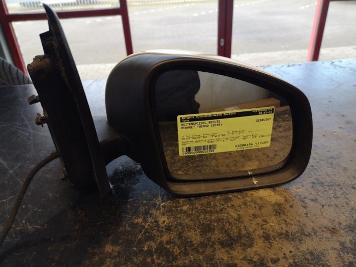 Außenspiegel rechts van een Renault Twingo III (AH) 1.0 SCe 70 12V 2015