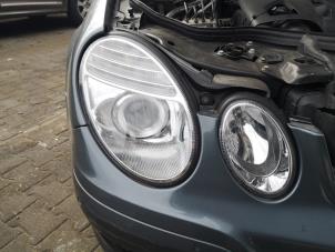 Used Headlight, right Mercedes E-Klasse Price on request offered by Bongers Auto-Onderdelen Zeeland