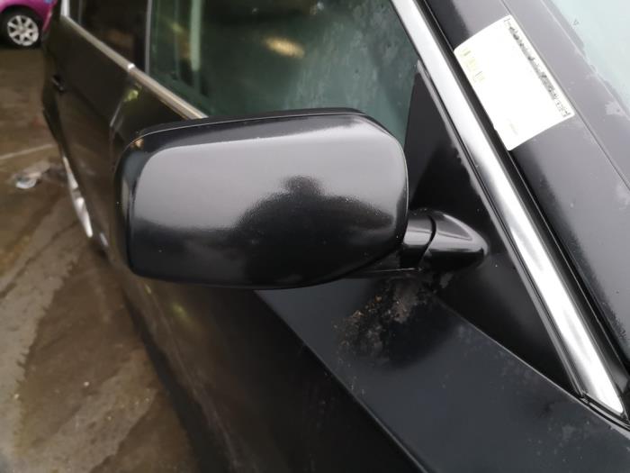 Wing mirror, right from a BMW 5 serie (E60) 525d 24V 2006
