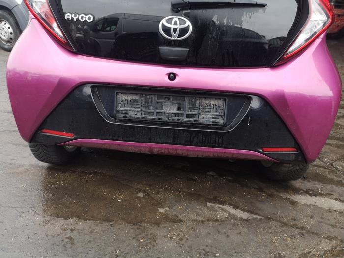 Zderzak tylny z Toyota Aygo (B40) 1.0 12V VVT-i 2016