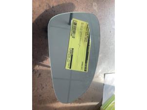 Used Mirror glass, right Renault Clio III (BR/CR) 1.5 dCi 105 Price on request offered by Bongers Auto-Onderdelen Zeeland