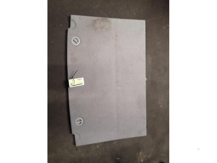 Floor panel load area from a Toyota Prius (ZVW3) 1.8 16V 2015