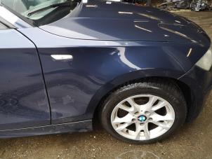 Used Front wing, right BMW 1 serie (E81) 118d 16V Price on request offered by Bongers Auto-Onderdelen Zeeland