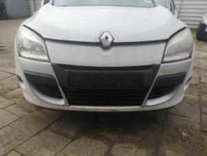 Used Front bumper Renault Megane III Coupe (DZ) 1.6 16V Price on request offered by Bongers Auto-Onderdelen Zeeland