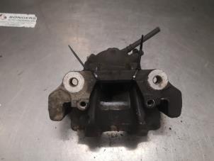 Used Front brake calliper, right BMW 1 serie (F21) 116i 1.5 TwinPower 12V Price on request offered by Bongers Auto-Onderdelen Zeeland