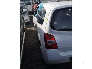 Used Taillight, left Renault Twingo II (CN) 1.5 dCi 75 FAP Price on request offered by Bongers Auto-Onderdelen Zeeland