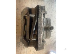 Used Front brake calliper, right Nissan Pathfinder (R51) 2.5 dCi 16V 4x4 Price on request offered by Bongers Auto-Onderdelen Zeeland