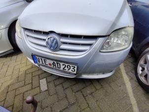 Używane Zderzak przedni Volkswagen Fox (5Z) 1.2 Cena na żądanie oferowane przez Bongers Auto-Onderdelen Zeeland