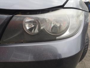 Used Headlight, left BMW D3 Touring (E91) 2.0 Biturbo Price on request offered by Bongers Auto-Onderdelen Zeeland