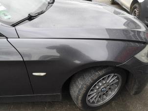 Used Front wing, right BMW D3 Touring (E91) 2.0 Biturbo Price on request offered by Bongers Auto-Onderdelen Zeeland