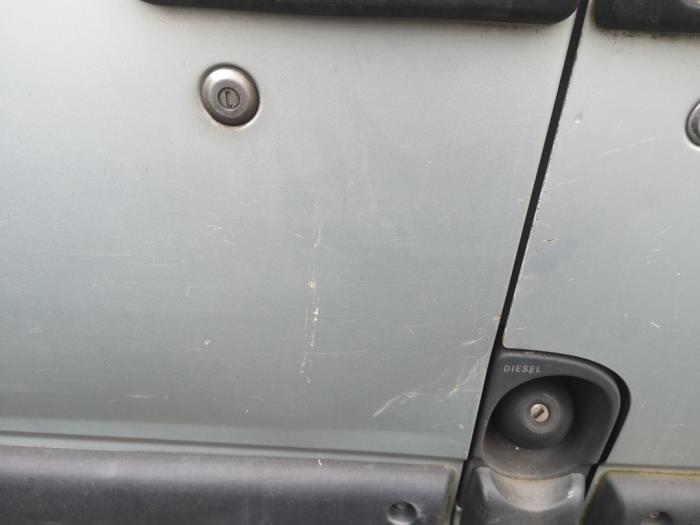 Sliding door, right from a Opel Movano Combi 2.2 DTI 2003
