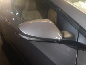 Used Wing mirror, right Hyundai i30 (GDHB5) 1.6 CRDi 16V VGT Price on request offered by Bongers Auto-Onderdelen Zeeland