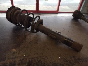 Used Front shock absorber rod, right BMW 3 serie Touring (E91) 320i 16V Price on request offered by Bongers Auto-Onderdelen Zeeland
